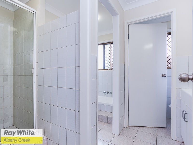 8 Minerva Court, Eatons Hill QLD 4037