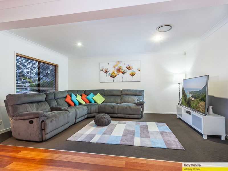 17 Minerva Court, Eatons Hill QLD 4037