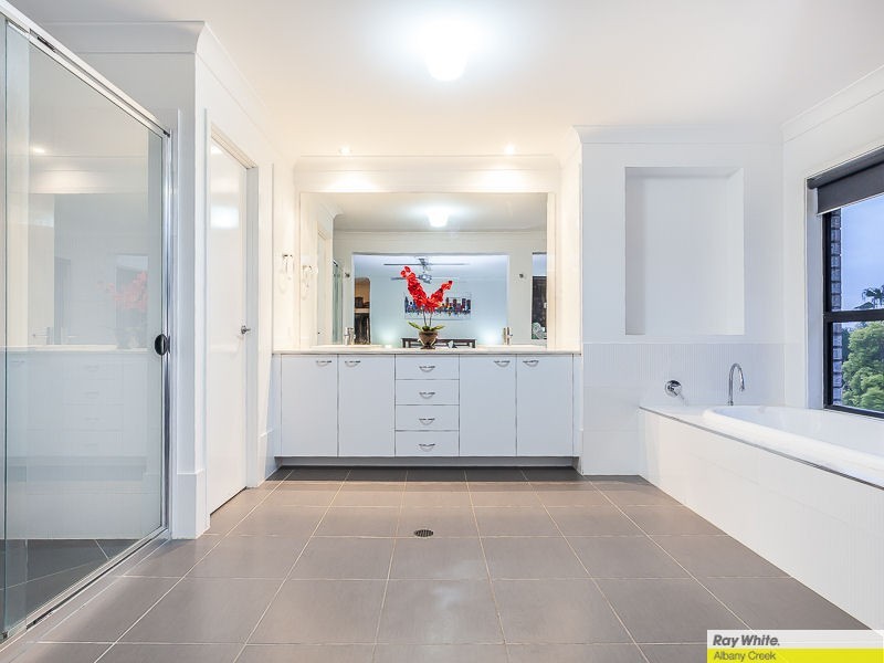 17 Minerva Court, Eatons Hill QLD 4037