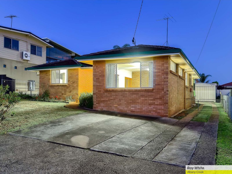 11 Du Kamp Street, Albany Creek QLD 4035