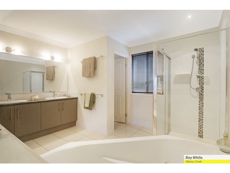 27 Cabarita Crescent, Eatons Hill QLD 4037