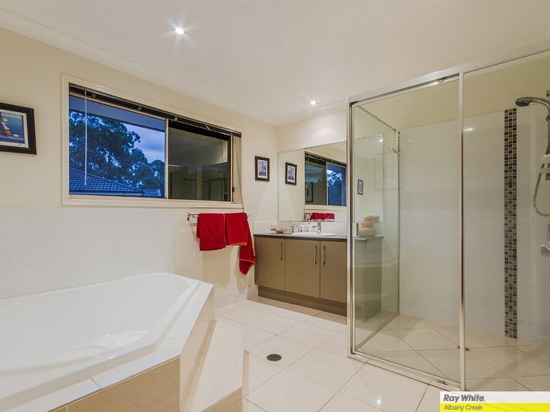 27 Cabarita Crescent, Eatons Hill QLD 4037
