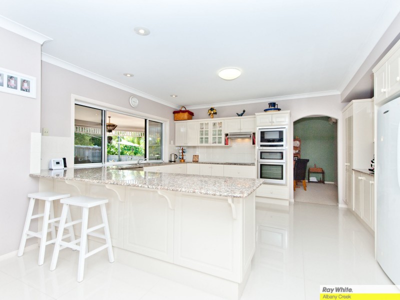 11 Regal Place, Aspley QLD 4034