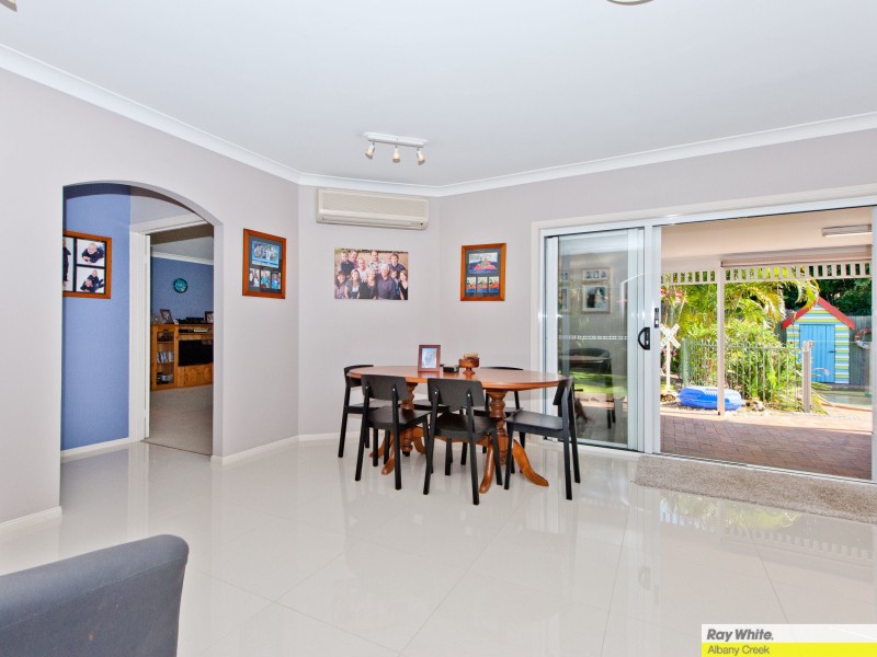 11 Regal Place, Aspley QLD 4034