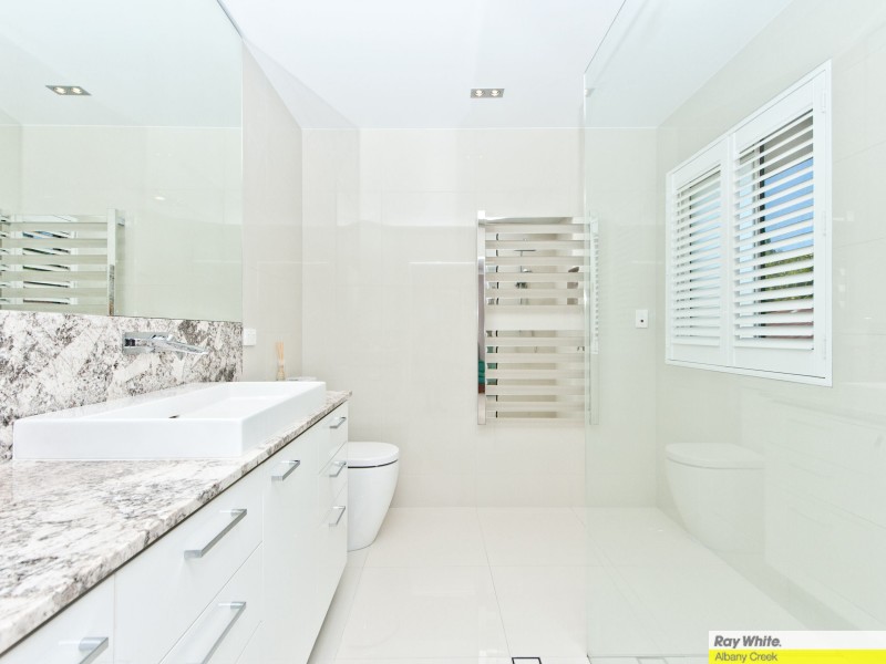 11 Regal Place, Aspley QLD 4034