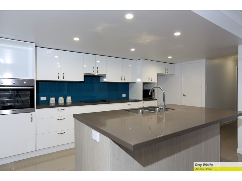 2/18 University Road, Mitchelton QLD 4053