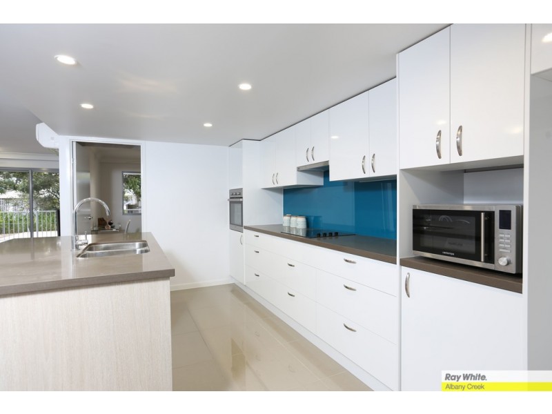 2/18 University Road, Mitchelton QLD 4053