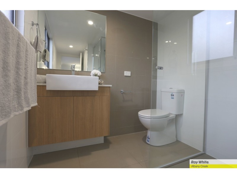 8/18 University Road, Mitchelton QLD 4053