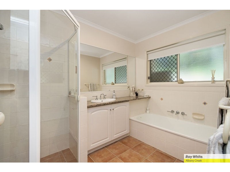 76 Saturn Crescent, Bridgeman Downs QLD 4035