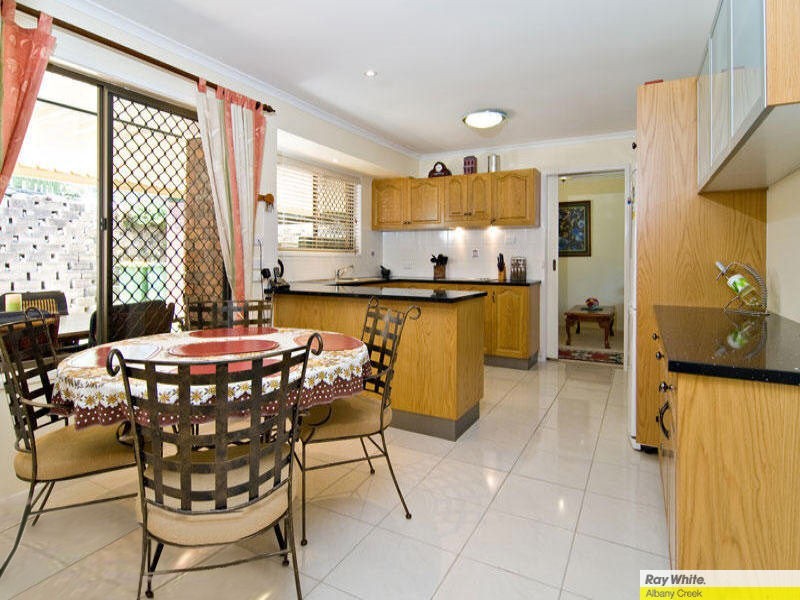 2 Nyora St, Everton Hills QLD 4053