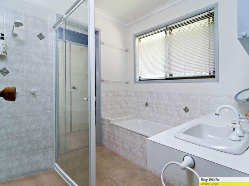 2 Nyora St, Everton Hills QLD 4053