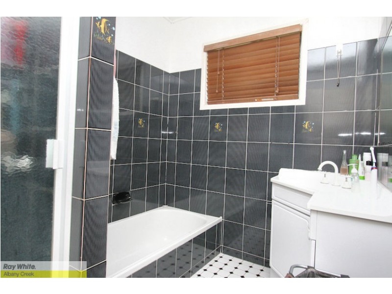 5 Bowen Ave, Albany Creek QLD 4035