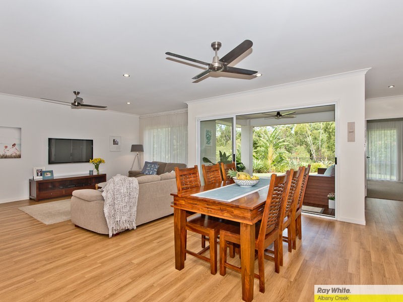 5 Amorosa Court, Eatons Hill QLD 4037