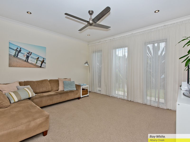 5 Amorosa Court, Eatons Hill QLD 4037