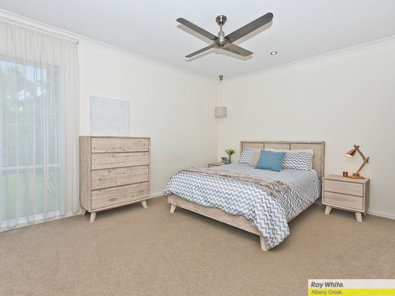 5 Amorosa Court, Eatons Hill QLD 4037