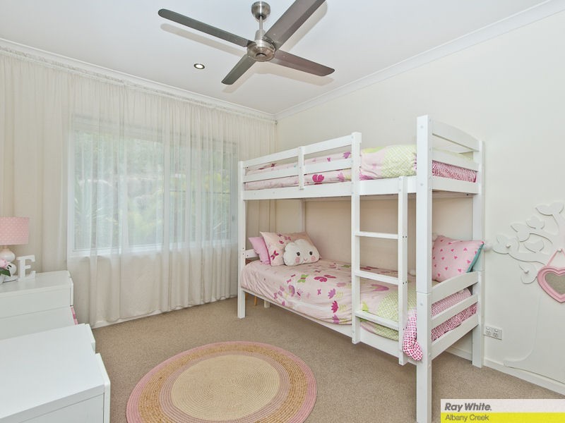 5 Amorosa Court, Eatons Hill QLD 4037