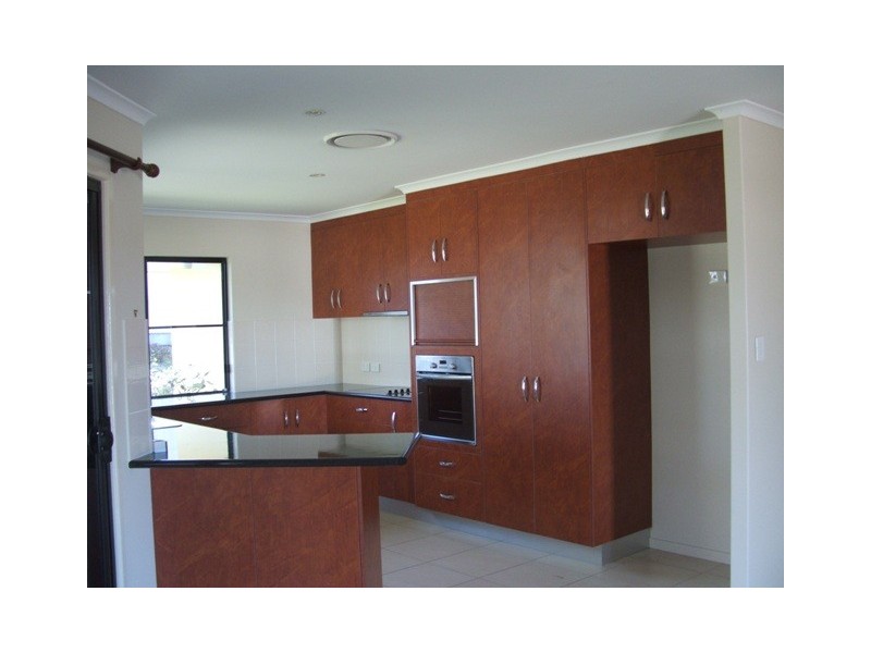 10 Manning Street, Rural View QLD 4740
