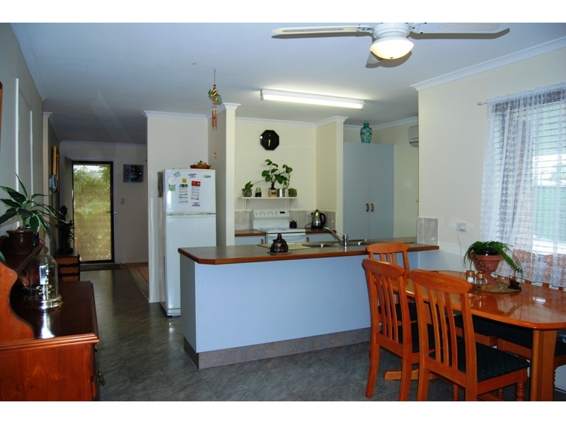 18 McLaughlin Drive, Eimeo QLD 4740