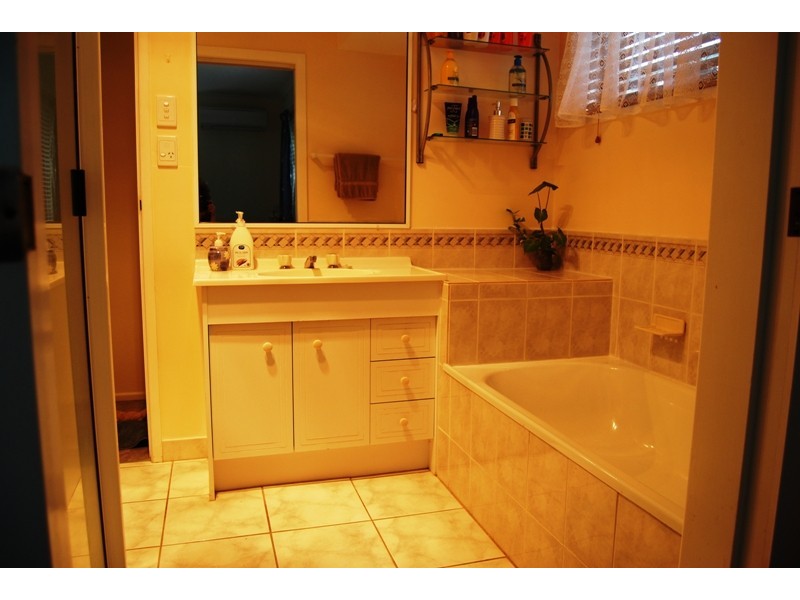 18 McLaughlin Drive, Eimeo QLD 4740