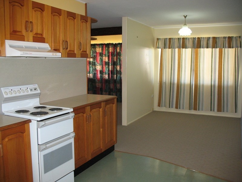 9 Cumberland Ave, Slade Point QLD 4740