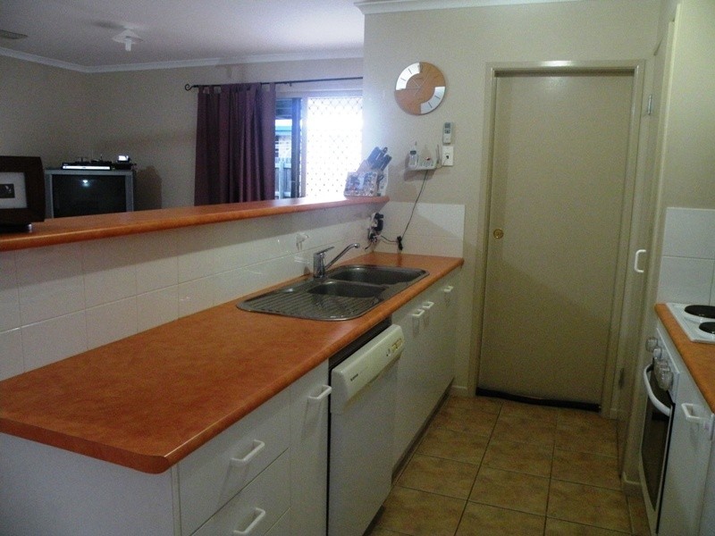 4 Bradco Avenue, Ooralea QLD 4740