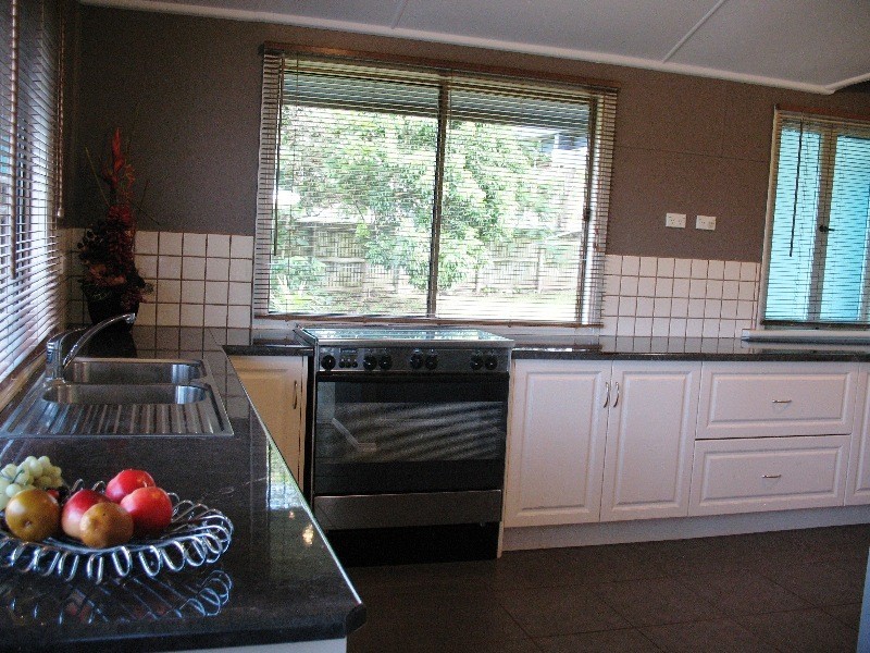 1 McHugh Street, Rural View QLD 4740