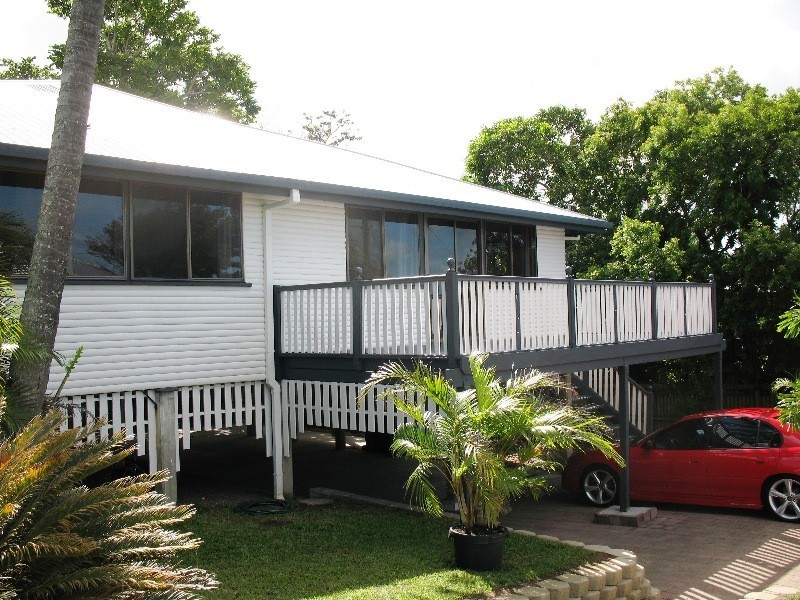 1 McHugh Street, Rural View QLD 4740