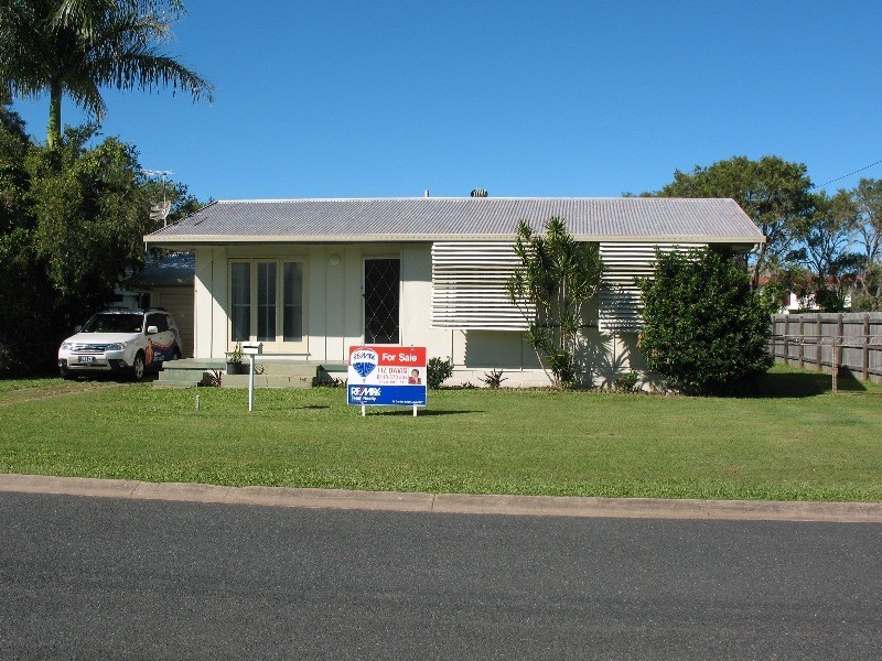 4 Robinson Street, North Mackay QLD 4740