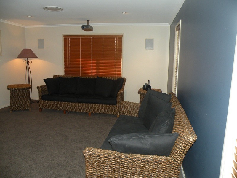 1 Alan Naish Court, Eimeo QLD 4740