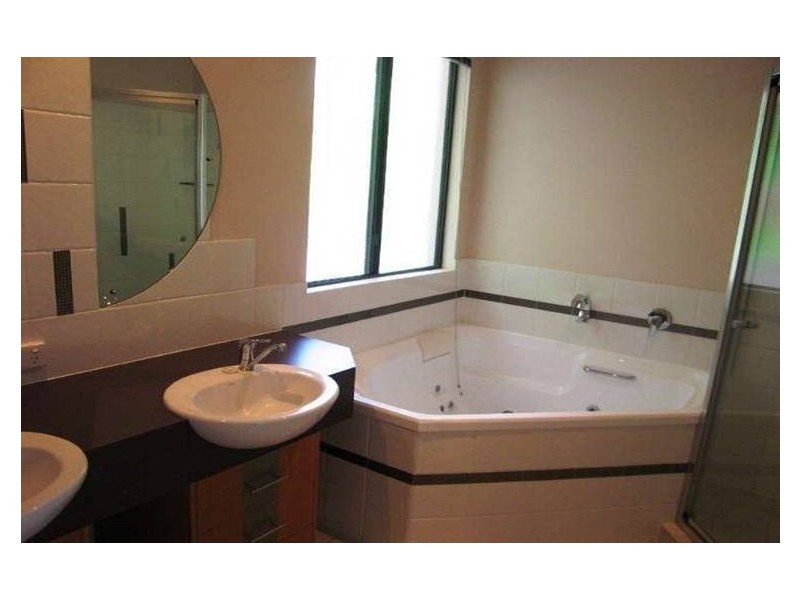 10 Clearvista Crescent, Mount Pleasant QLD 4740