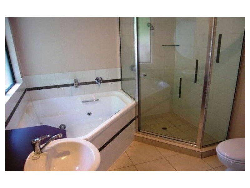 10 Clearvista Crescent, Mount Pleasant QLD 4740