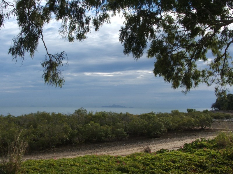 39 Slade Esplanade, Slade Point QLD 4740