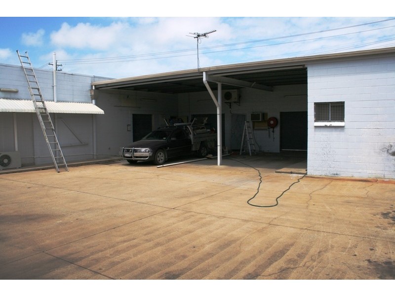 2/326 Shakespeare Street, Mackay QLD 4740
