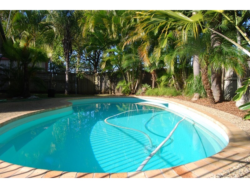 4 Bradman Drive, Glenella QLD 4740