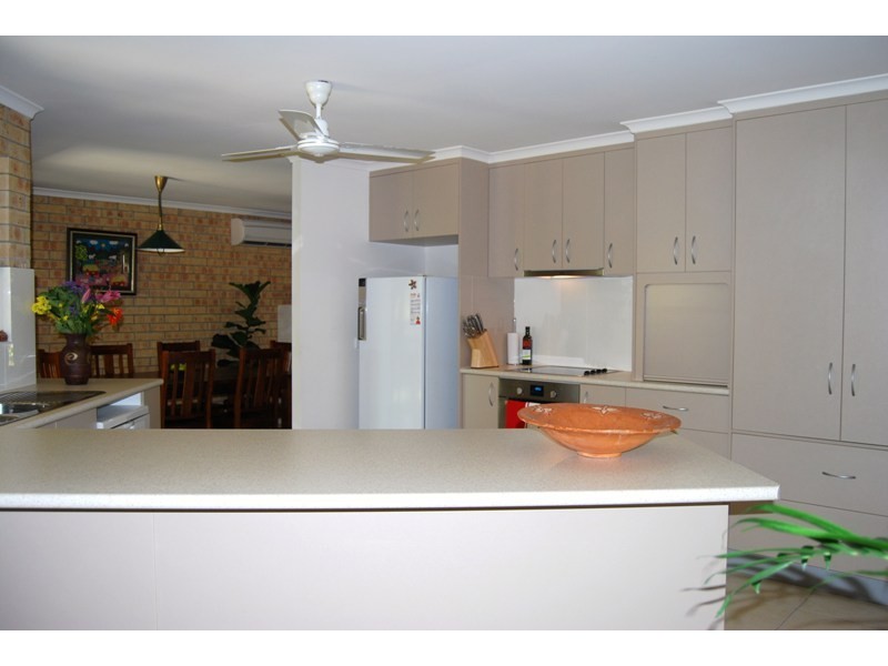 4 Bradman Drive, Glenella QLD 4740