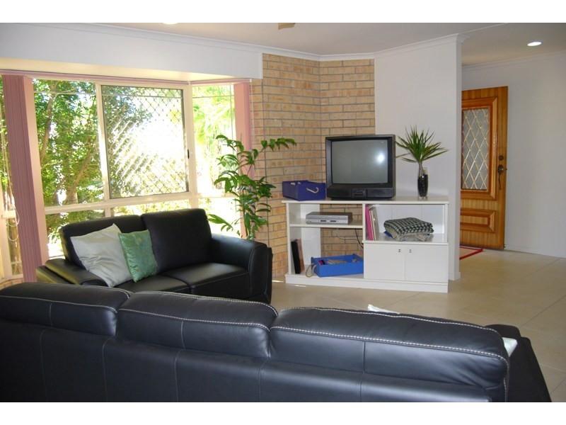4 Bradman Drive, Glenella QLD 4740