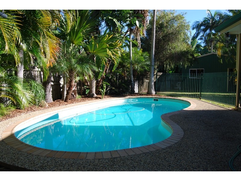 4 Bradman Drive, Glenella QLD 4740