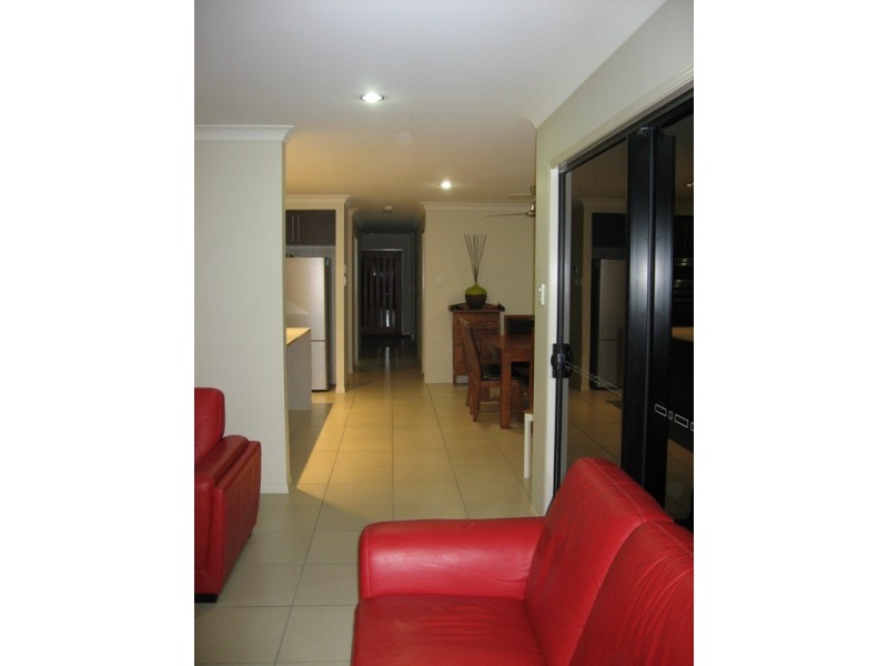 18 Vesta Lane, Ooralea QLD 4740
