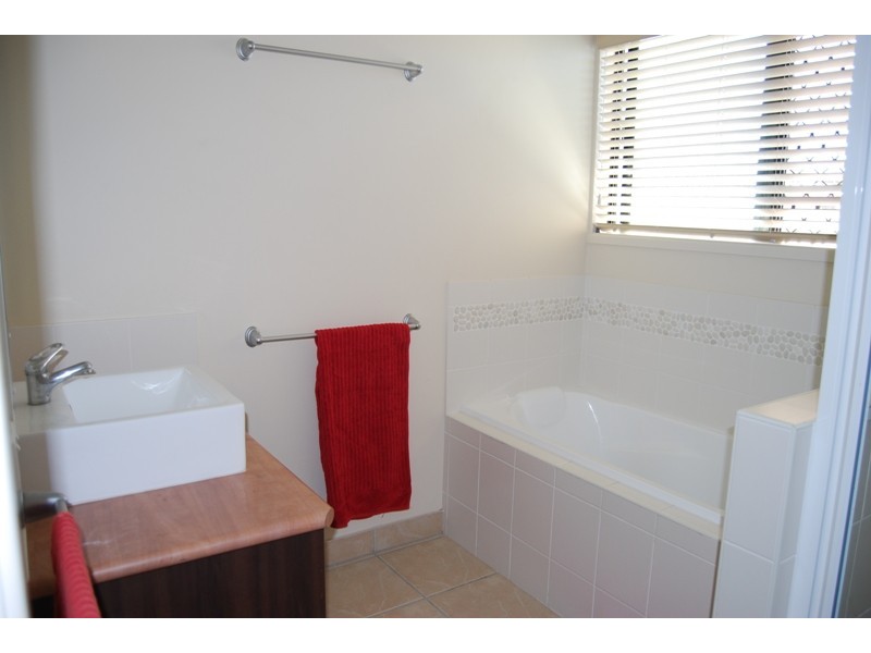 93 Wheeler Drive, Glenella QLD 4740