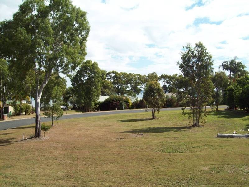 18 Blue Beach Blvd, Haliday Bay QLD 4740