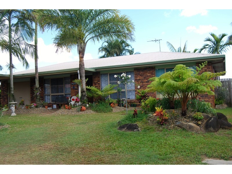 17 Edinburgh Place, Beaconsfield QLD 4740
