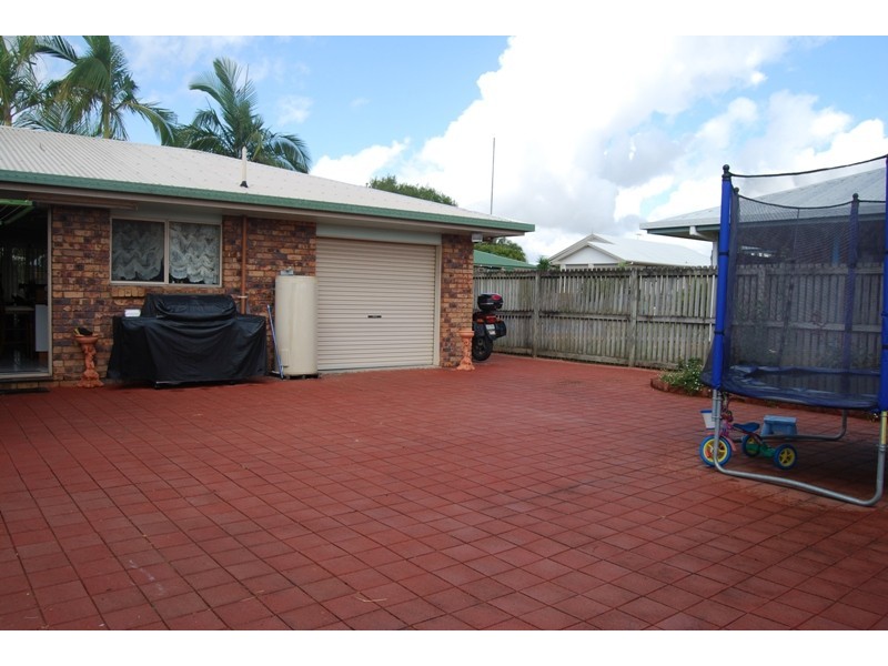 17 Edinburgh Place, Beaconsfield QLD 4740