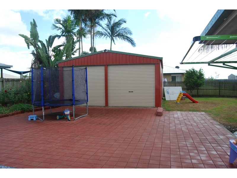 17 Edinburgh Place, Beaconsfield QLD 4740