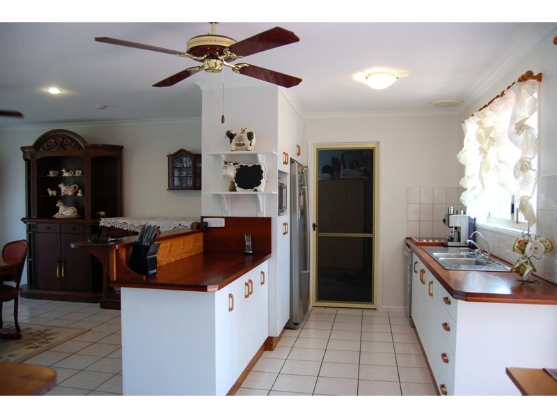 17 Edinburgh Place, Beaconsfield QLD 4740
