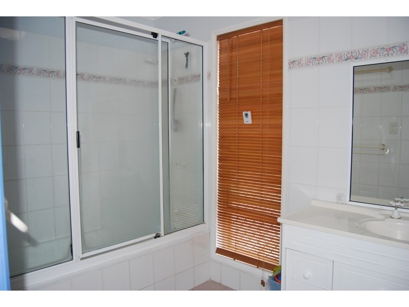 17 Edinburgh Place, Beaconsfield QLD 4740