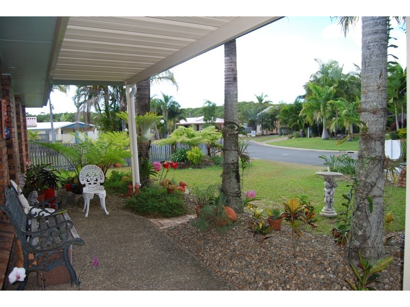 17 Edinburgh Place, Beaconsfield QLD 4740