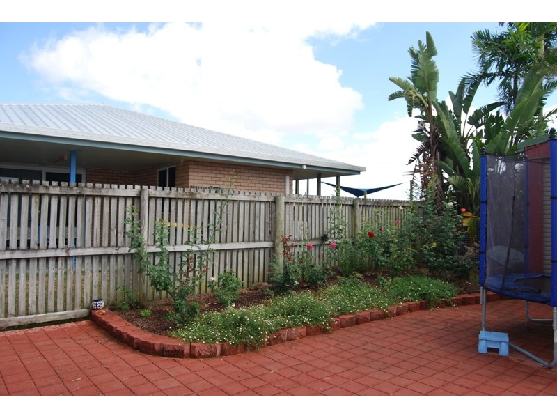 17 Edinburgh Place, Beaconsfield QLD 4740