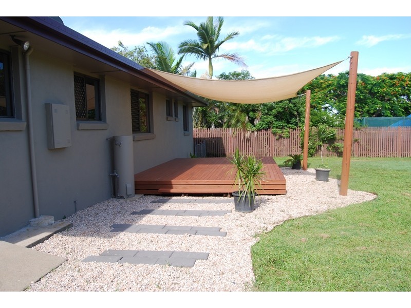 10 Nicklin Drive, Beaconsfield QLD 4740