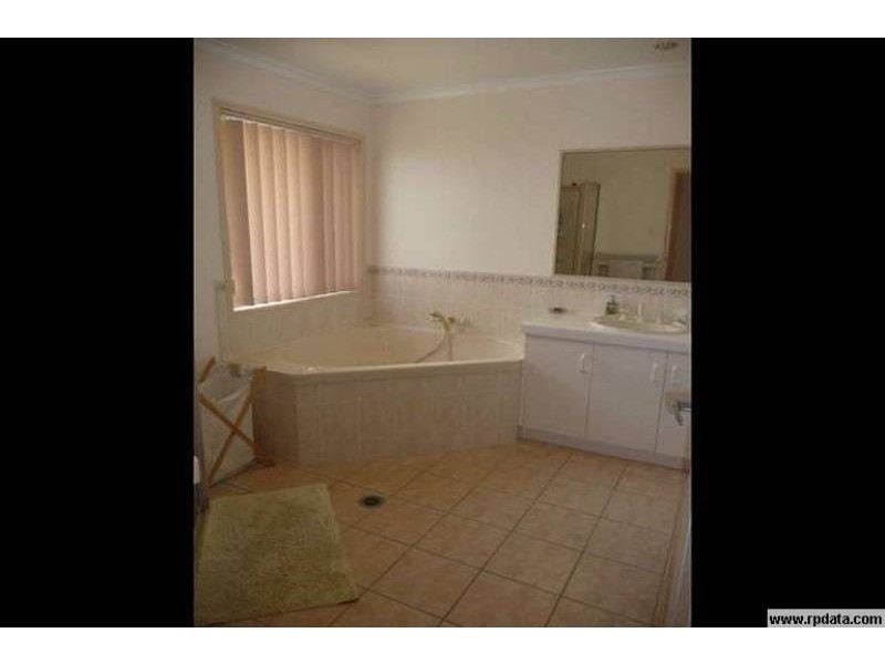 107 Broomdykes Drive, Beaconsfield QLD 4740