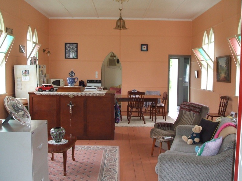 5 Bagley Street, Finch Hatton QLD 4756